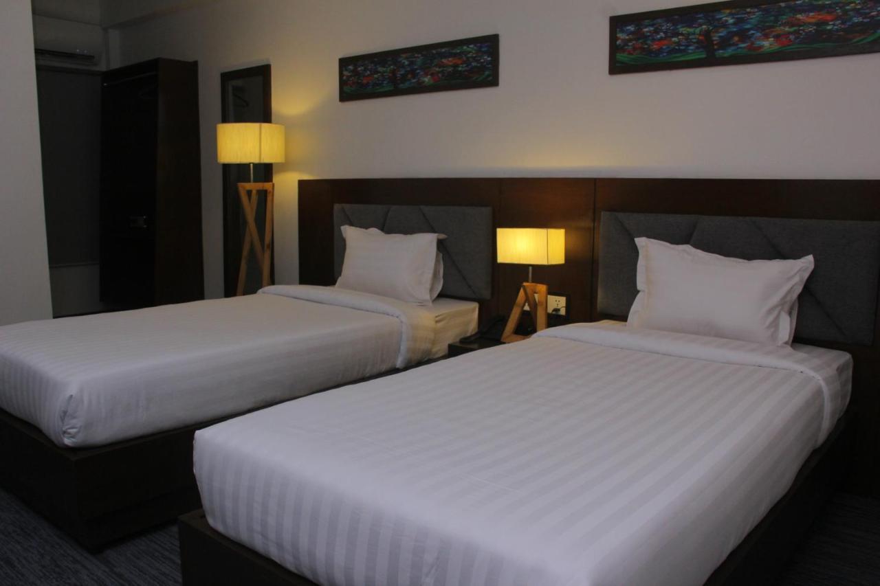 דאהקה Hotel Zakaria International מראה חיצוני תמונה
