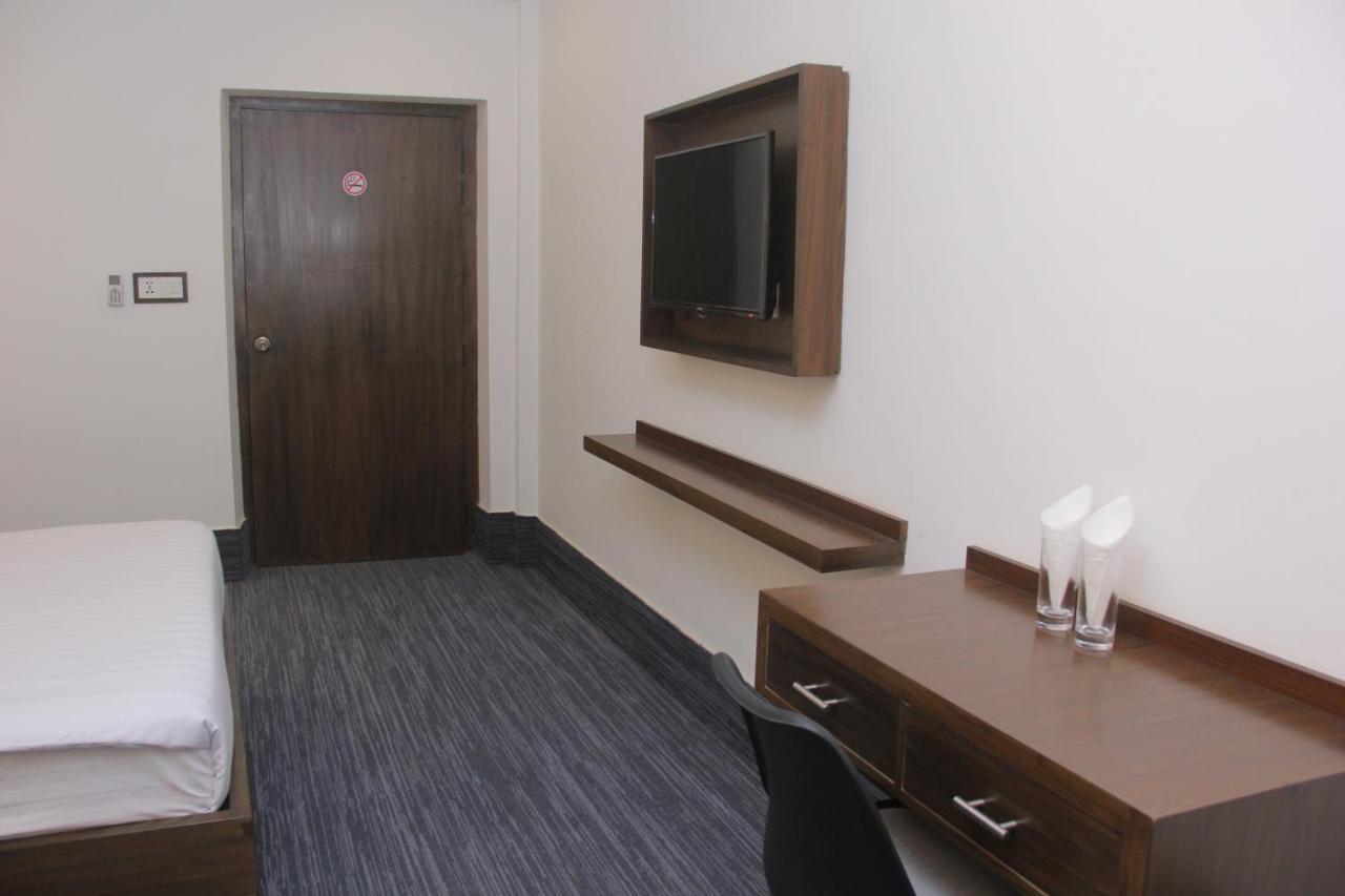 דאהקה Hotel Zakaria International מראה חיצוני תמונה